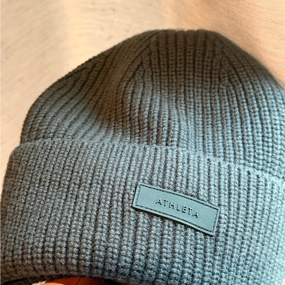LOW START Athleta Ribbed Beanie - Picture 5 of 6